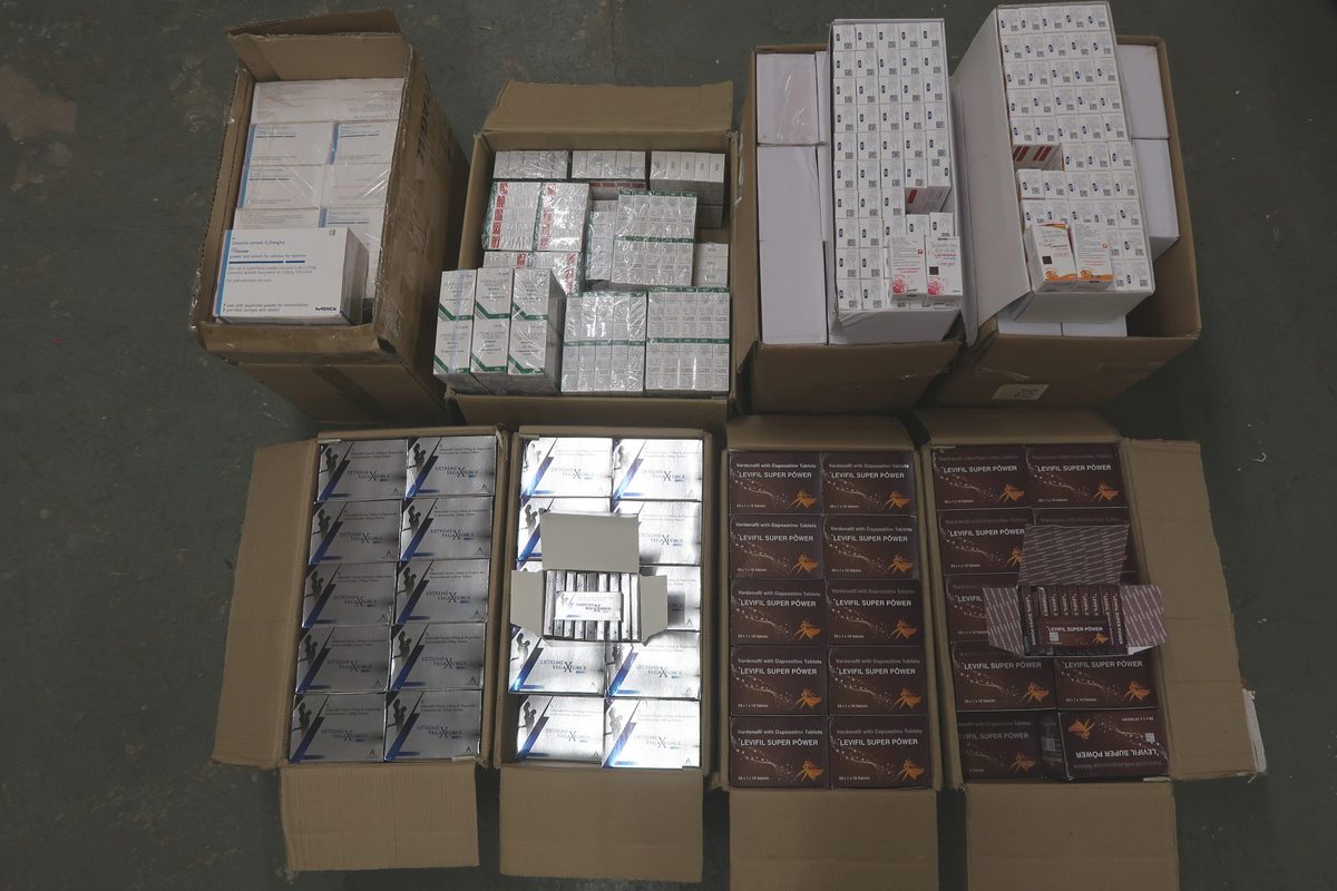 海關截兩內河船檢三千三百萬元走私貨