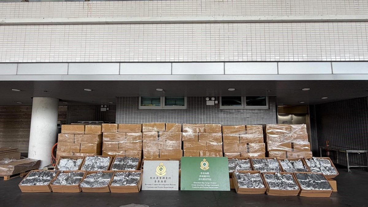 深圳灣截走私煙草 拘五旬司機