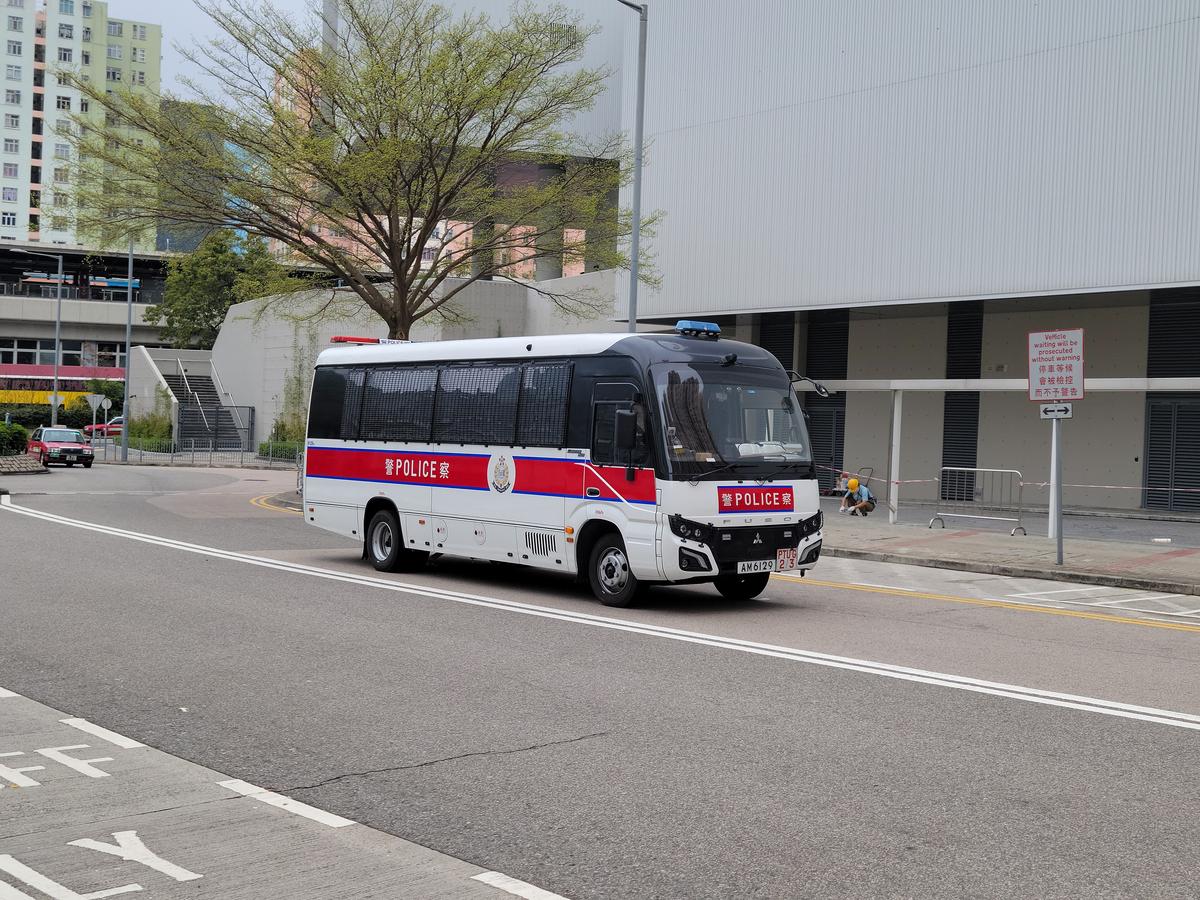 尖沙嘴女子持刀闖店舖毀壞被捕