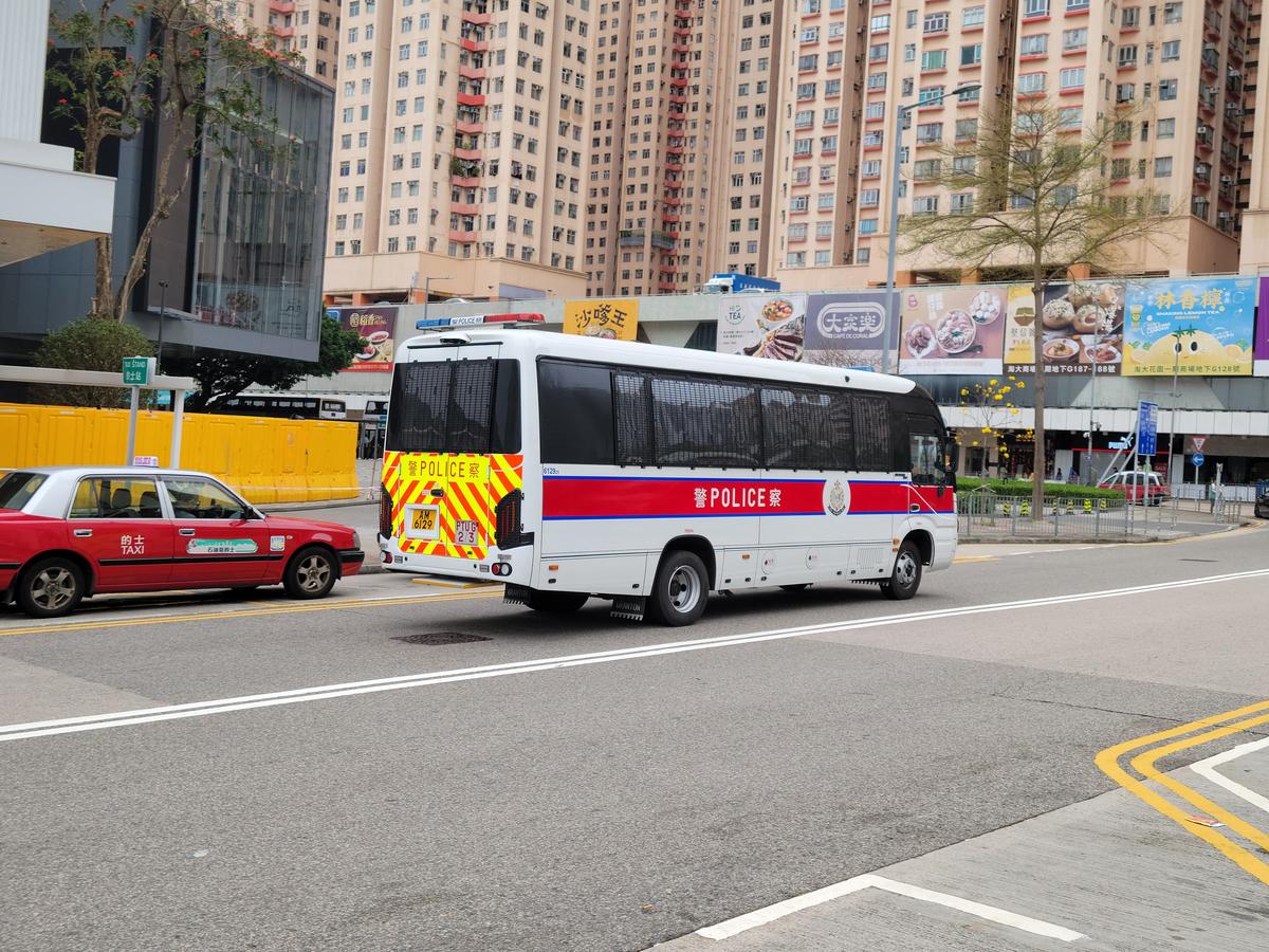男子抱嬰推跌女子踢走嬰兒車　旺角街頭爭執惹熱議